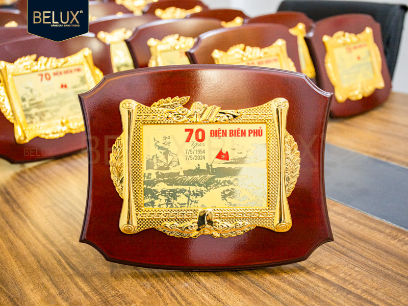 Lô tranh&nbsp;70 năm Điện Biên Phủ 29x22cm bằng đồng thiết kế theo yêu cầu